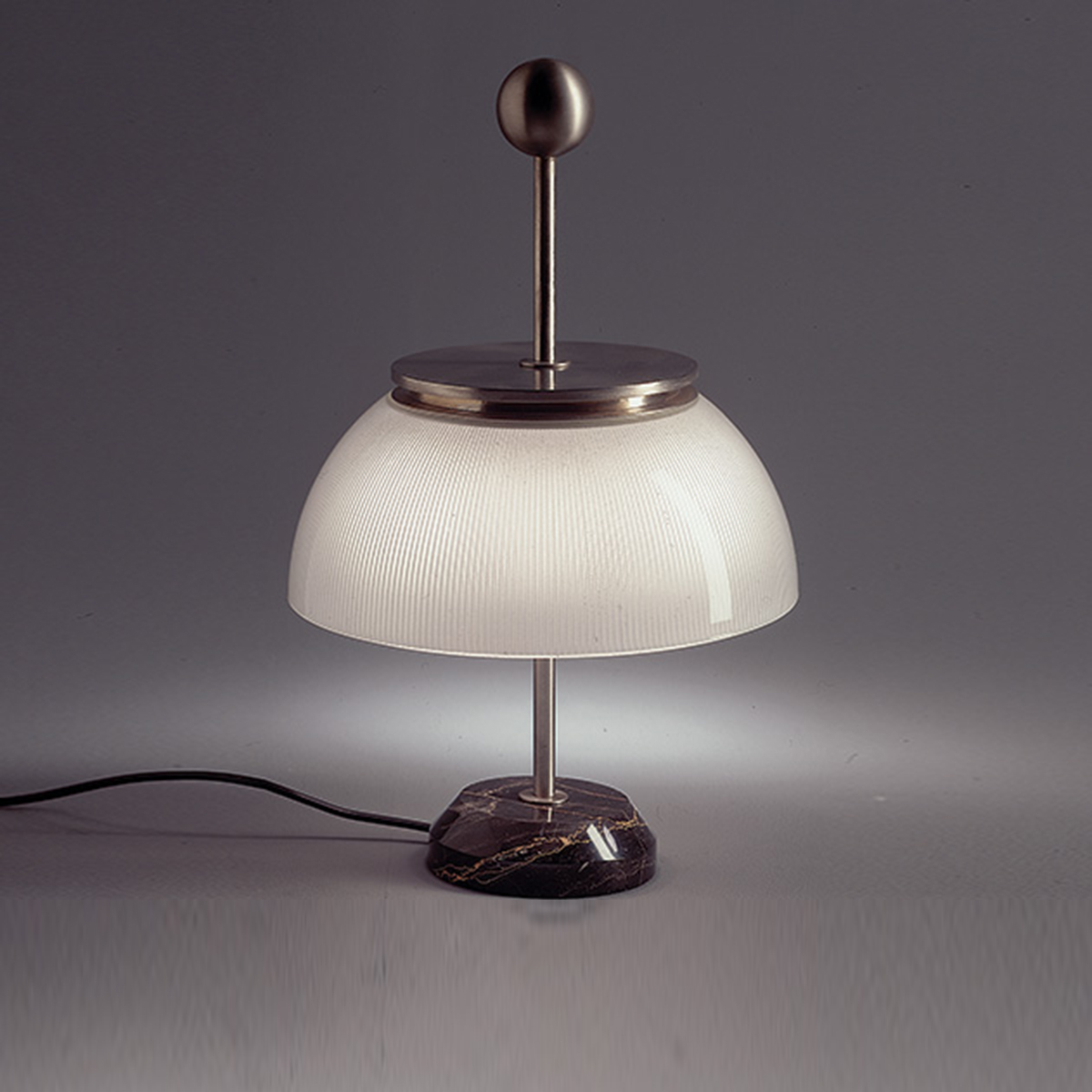 Artemide Design, Alfa Tavolo, Nickel / schwarz