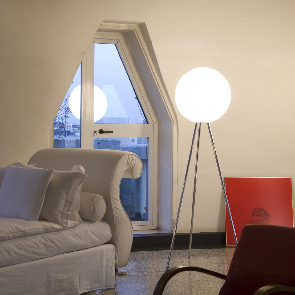 Fontana Arte Prima Signora Stehleuchte, Chrom, Schirm: Opalglas