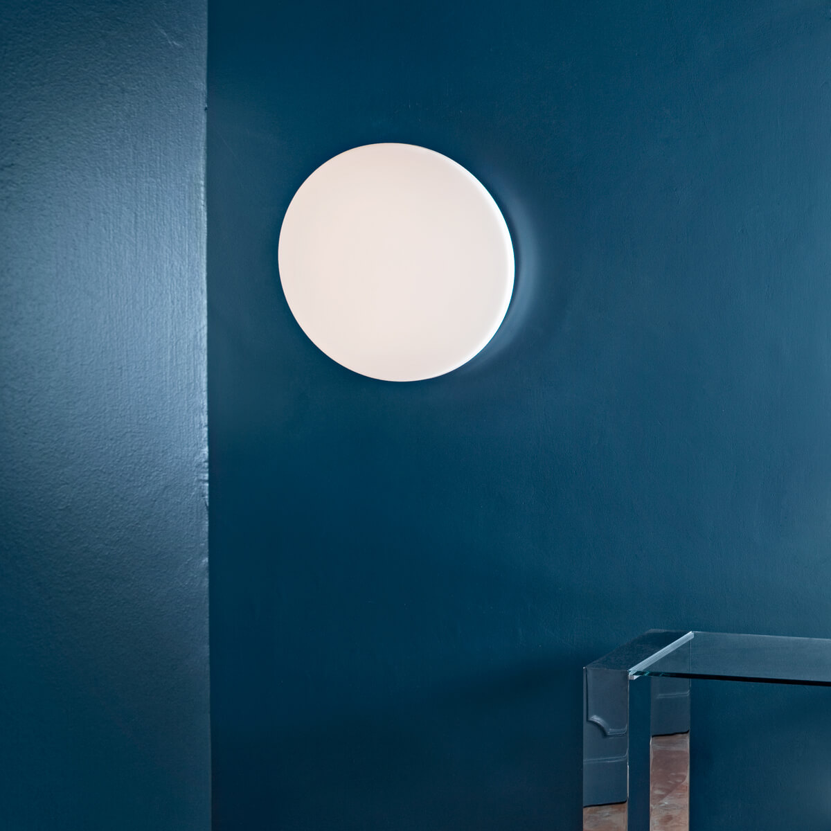 Flos Clara LED Wand- / Deckenleuchte, weiß