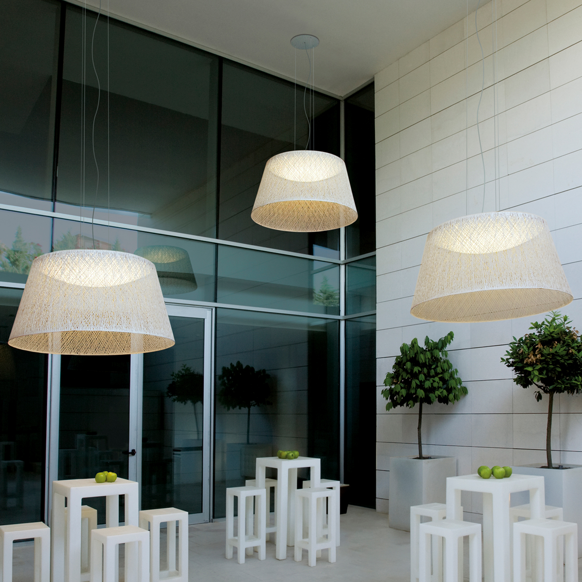Vibia Wind 4077 Outdoor LED Pendelleuchte, braun, und Vibia Wind 4078 Outdoor LED Pendelleuchte, braun