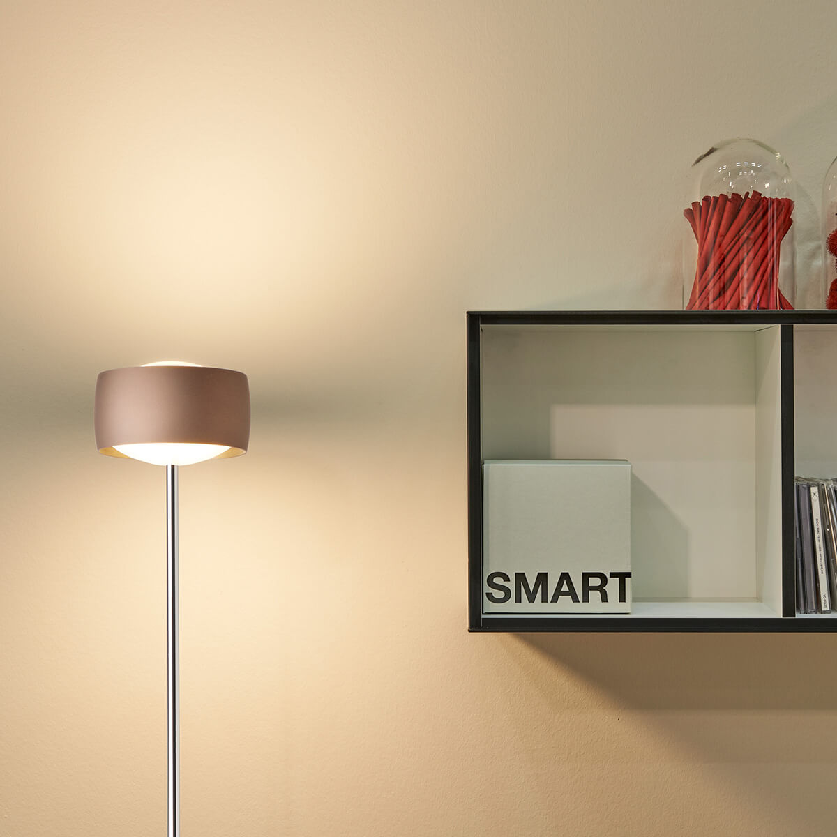 Oligo Grace LED Stehleuchte, Tunable White, Chrom / Satin copper