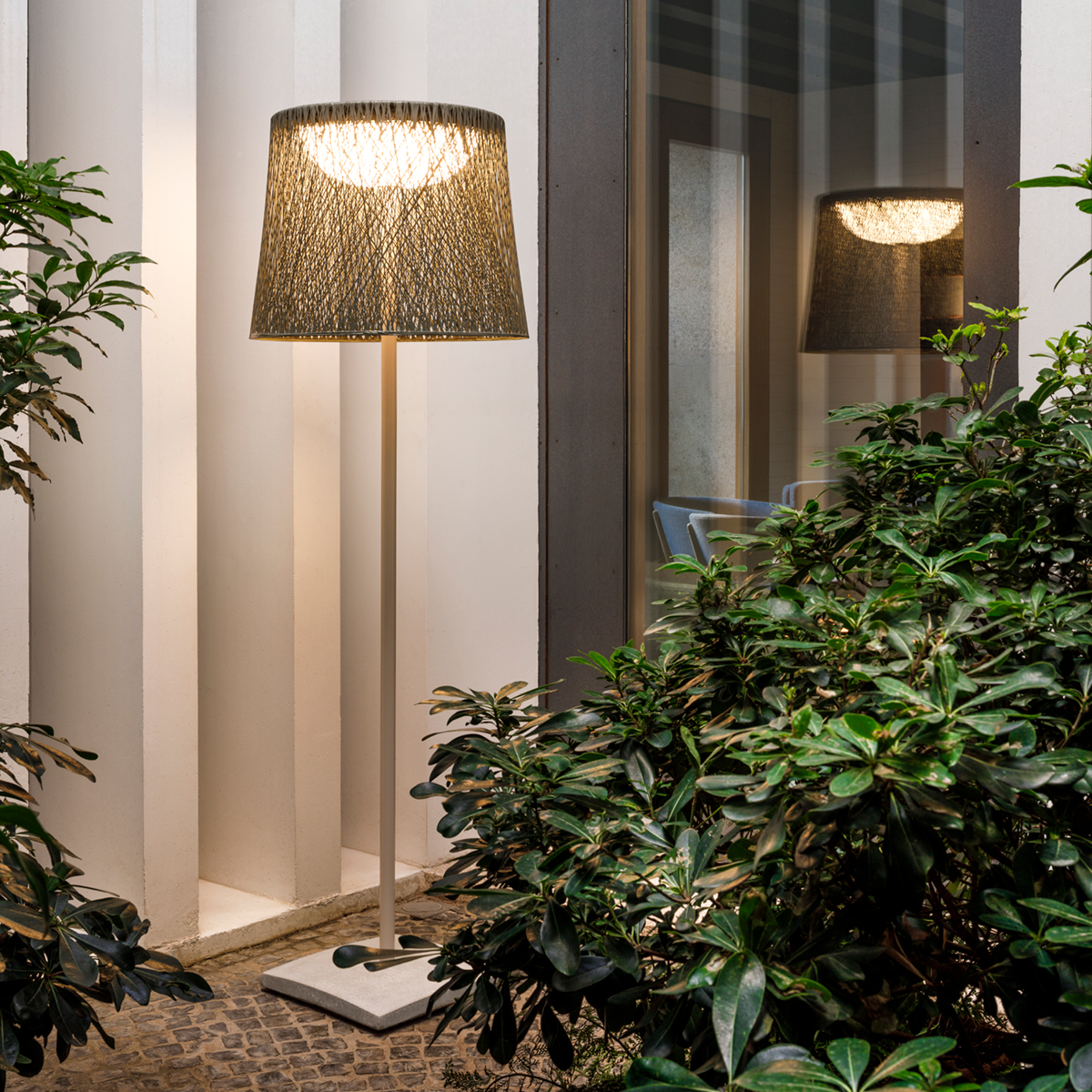 Vibia Wind 4057 Outdoor LED Stehleuchte, braun