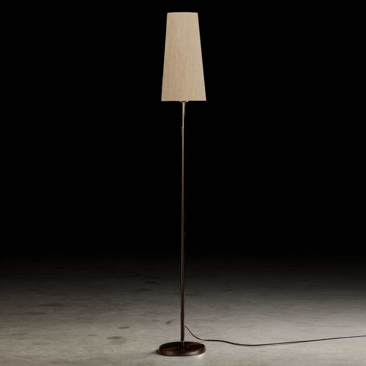 Holtkötter 6354 Stehleuchte, schmal, Fumé matt, Chintz Sand