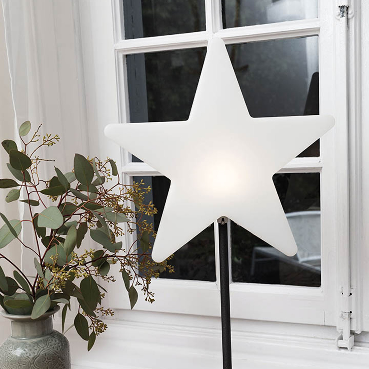 8 seasons design Shining Window Star LED Akkuleuchte, weiß / schwarz