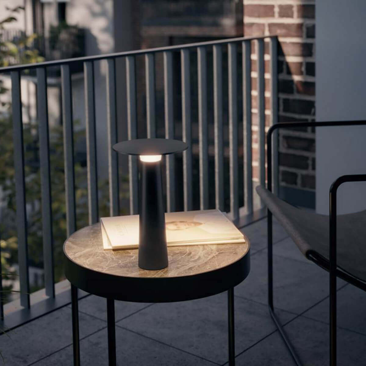 IP44.DE Lix LED Akkuleuchte, Dim-to-Amber, et black (schwarz)