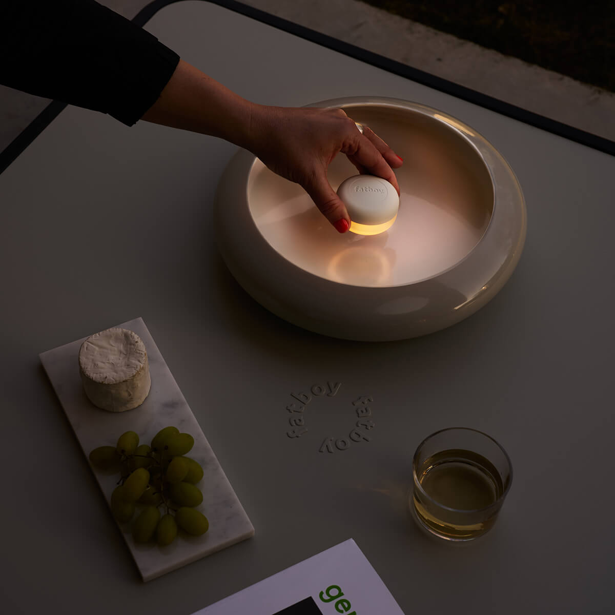 Fatboy Oloha Medium LED Akkuleuchte & Schale, Desert (sandfarben)