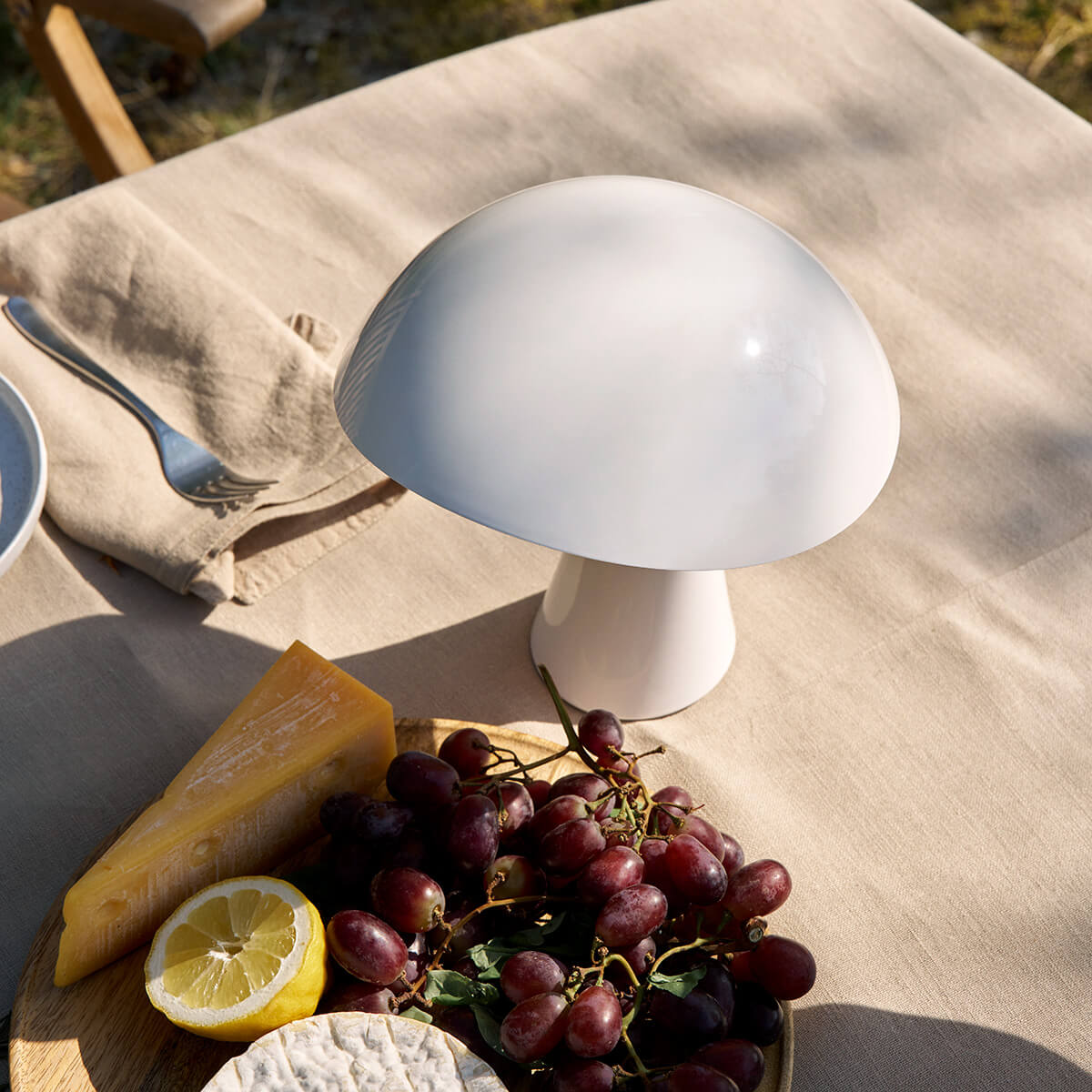 Louis Poulsen Rumee 220 Portable LED Akkuleuchte, Cloud white (weiß)