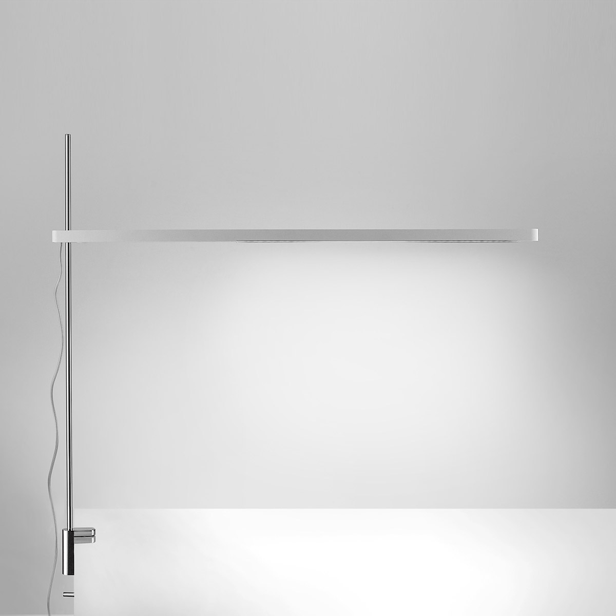 Artemide Talak Professional LED Tavolo mit Tischklemme, weiß / Chrom Talak Professional LED Tavolo mit Tischklemme