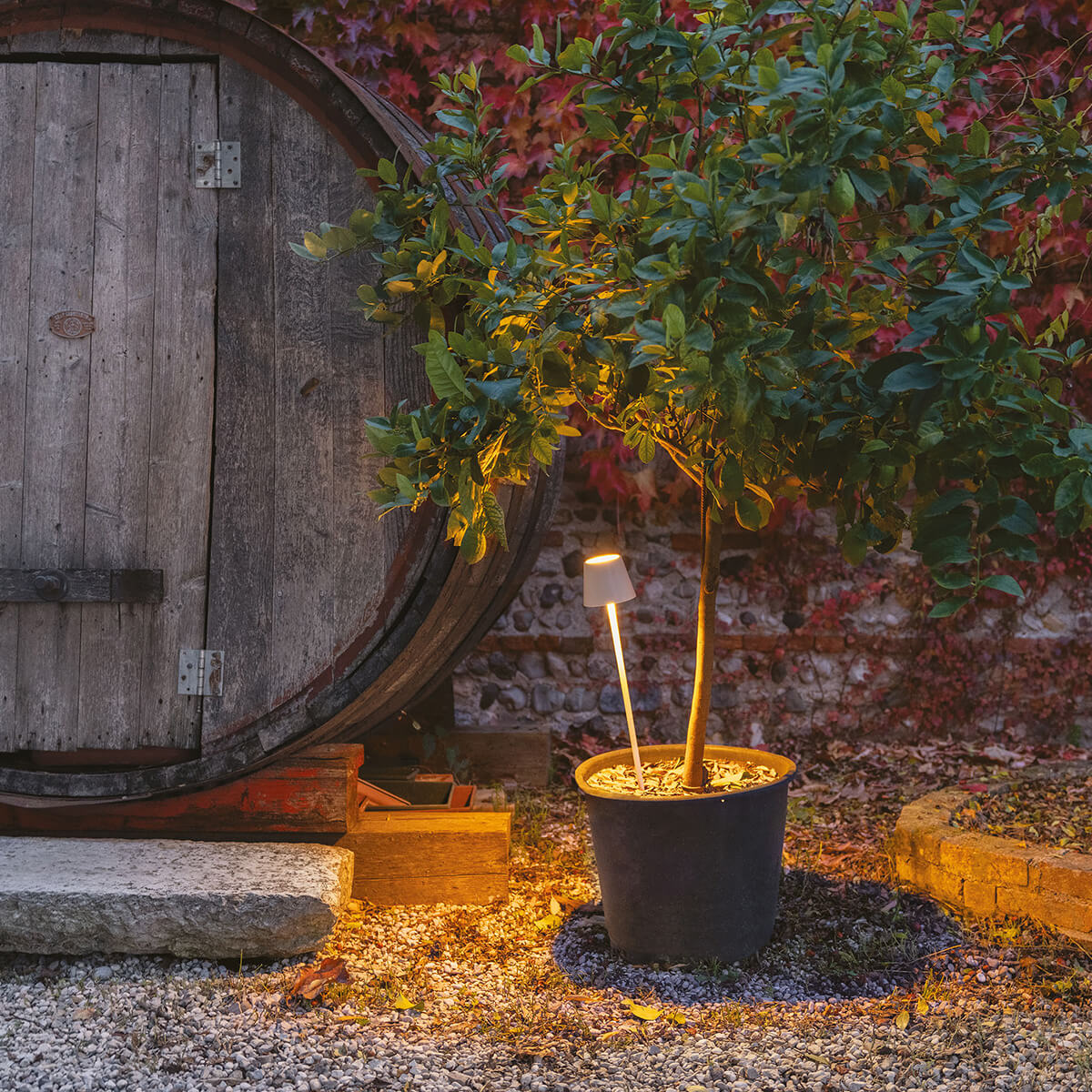 Zafferanon AiLati Poldina Picchetto Pro LED Akku-Spießleuchte, dunkelgrau