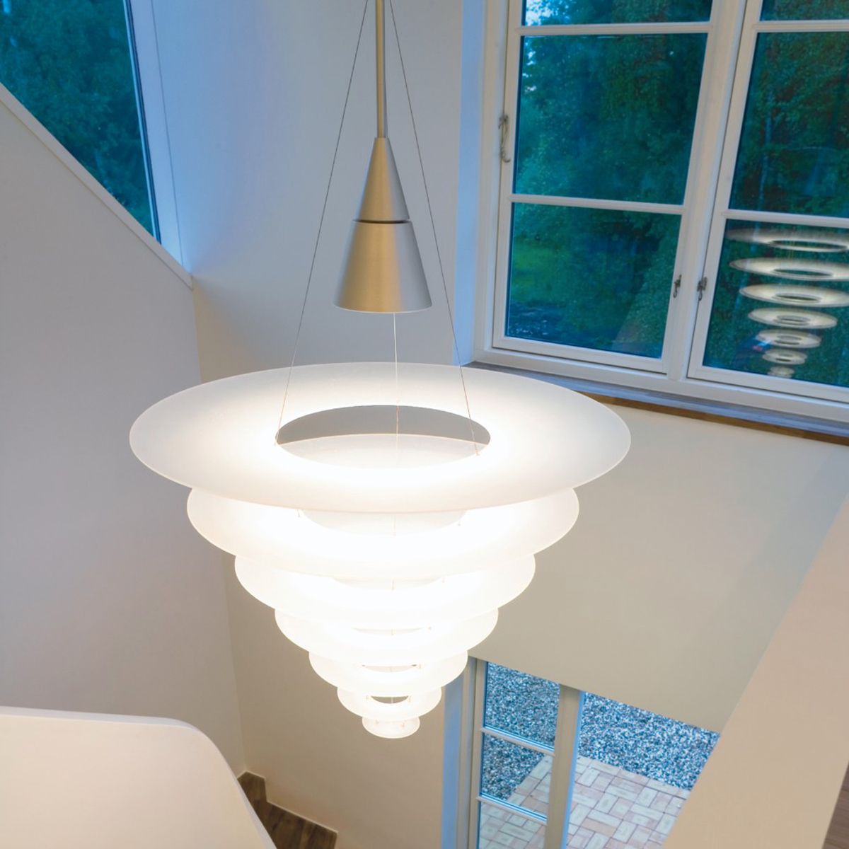 Louis Poulsen Enigma 825 LED Pendelleuchte, Alu gebürstet / Acryl weiß