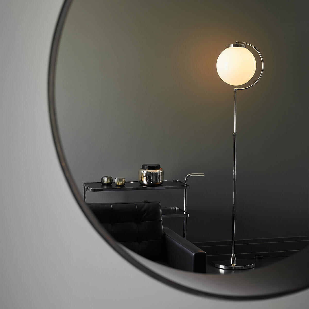 Tecnolumen DSL 23 Bauhaus Stehleuchte, Metall vernickelt, Schirm: Opalglas