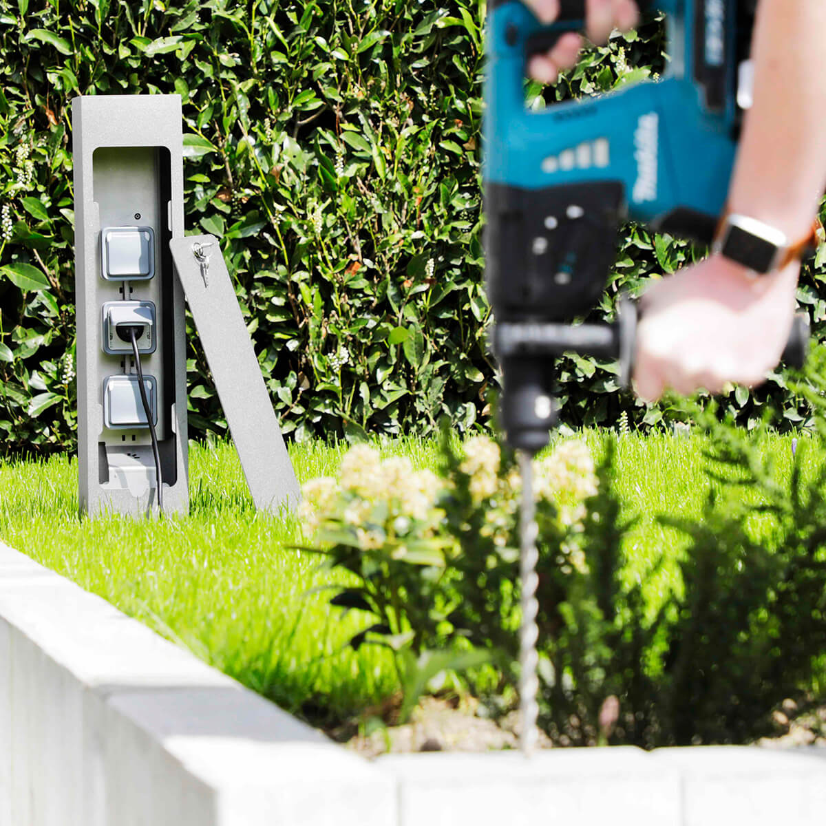 Albert 624413 Steckdosensäule, abschließbar, 3-fach, anthrazit