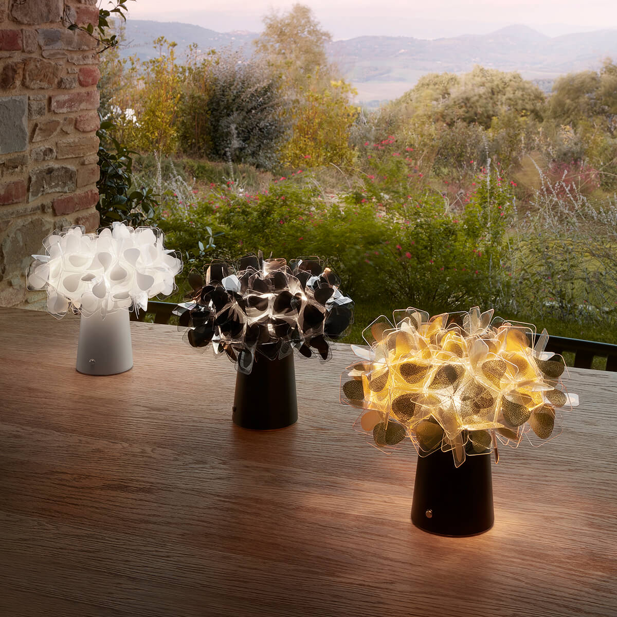 Slamp Clizia Mama Non Mama Battery LED Akkuleuchte, weiß, schwarz und Gold / schwarz