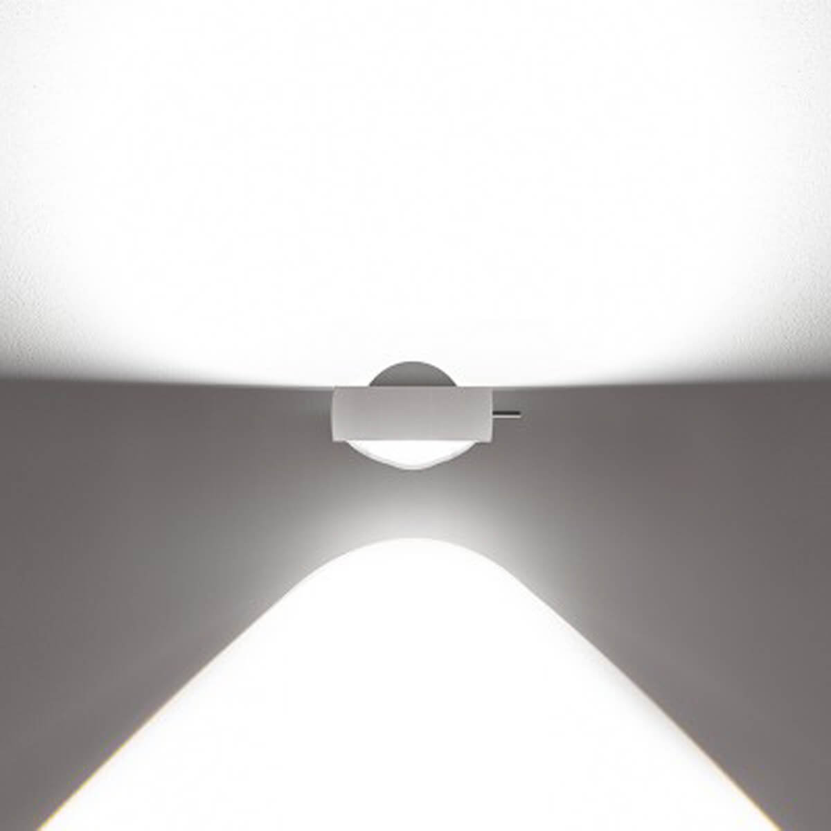 Sento E verticale up LED Wandleuchte, 2700 K, Abverkaufsware