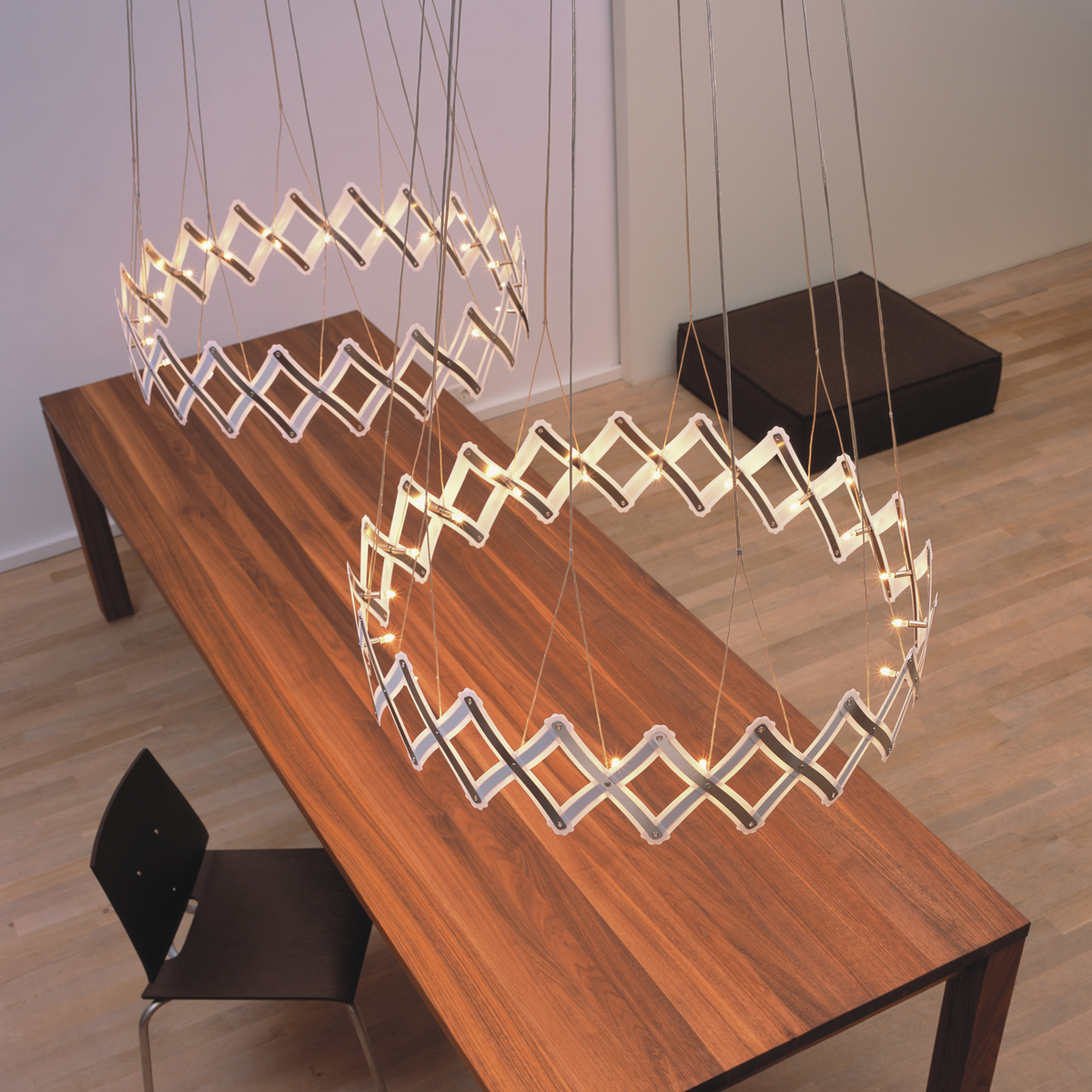Serien.lighting Zoom Pendelleuchte, 1 Element Ø: 20–130 cm, 20-flg.