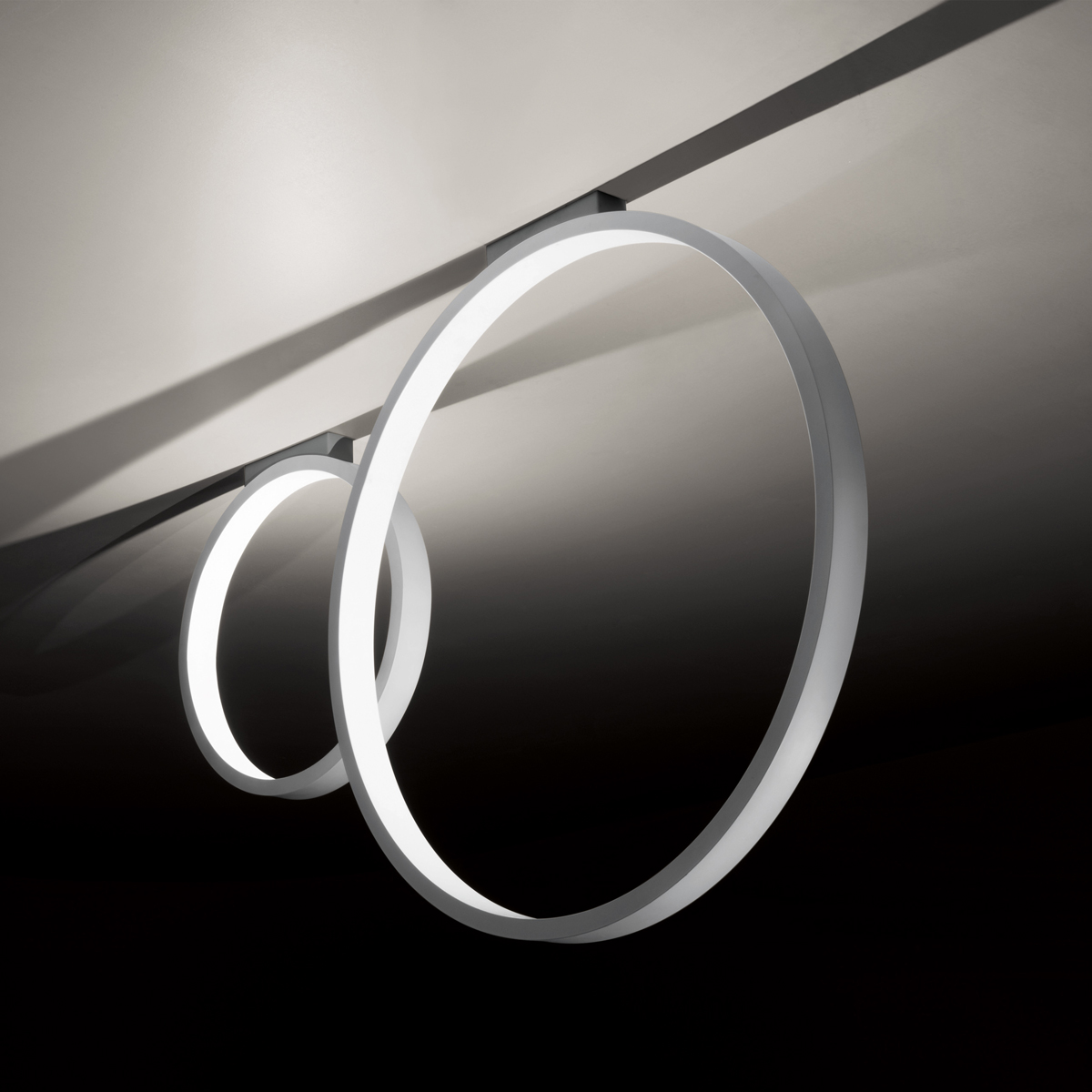 Cini & Nils Assolo43 Soffitto, weiß, und Cini & Nils Assolo70 Soffitto, weiß