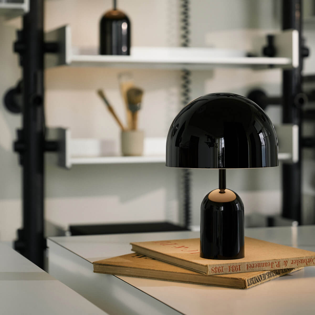 Tom Dixon Bell Portable LED Akkuleuchte, schwarz glänzend