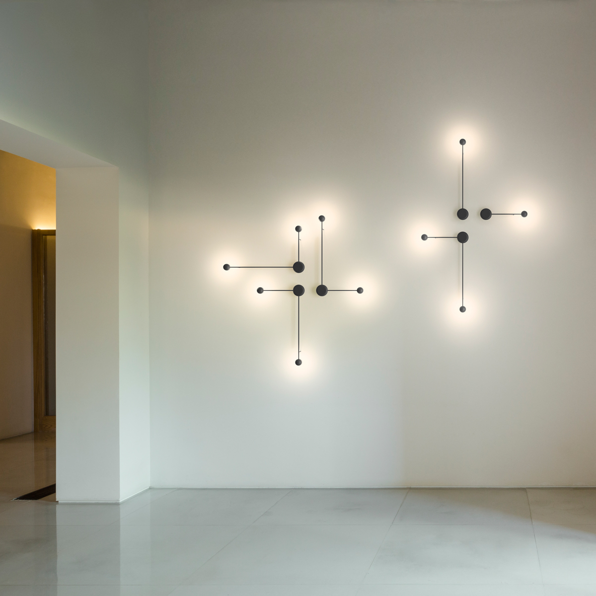 Vibia Pin 1690 LED Wandleuchte, Pin 1692 LED Wandleuchte und Pin 1694 LED Wandleuchte, schwarz matt