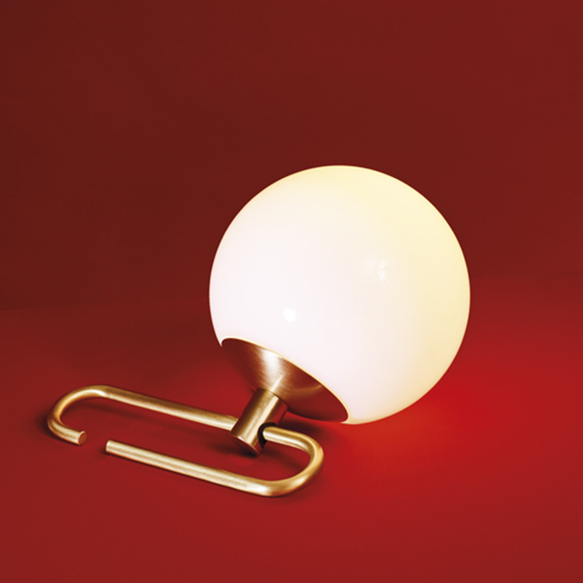 Artemide Design nh 1217 Sospensione / Tavolo, Messing gebürstet, Diffusor: weiß