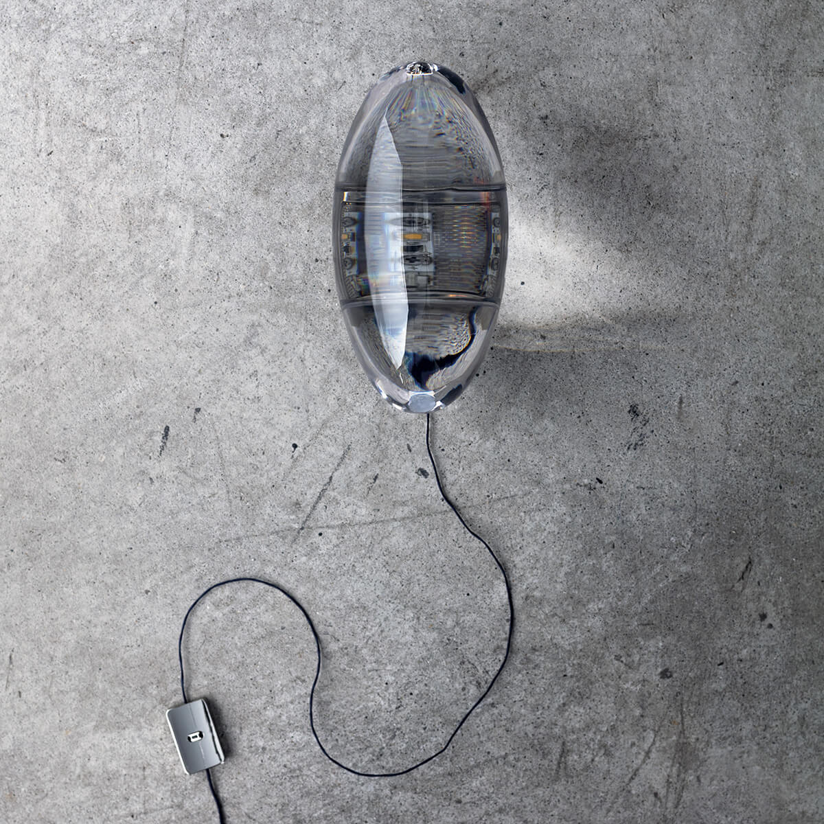 Catellani & Smith Atman LED Tischleuchte, Kristallglas / Nickel (Foto: Nava-Rapacchietta)