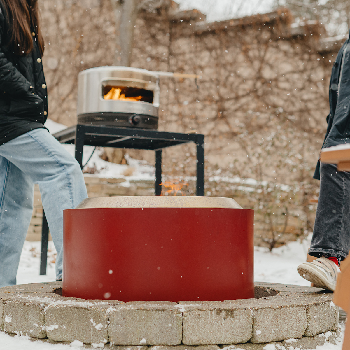 Solo Stove Yukon 2.0 Feuerschale mit Standfuß, Mulberry (rot)