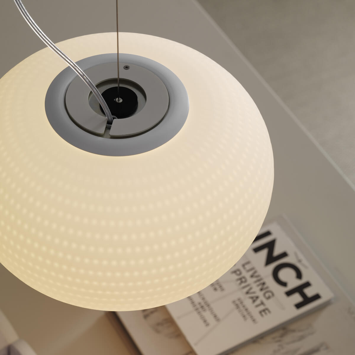 Fontana Arte Bianca Pendelleuchte, Ø: 16 cm, Detail des Leuchtenschirms