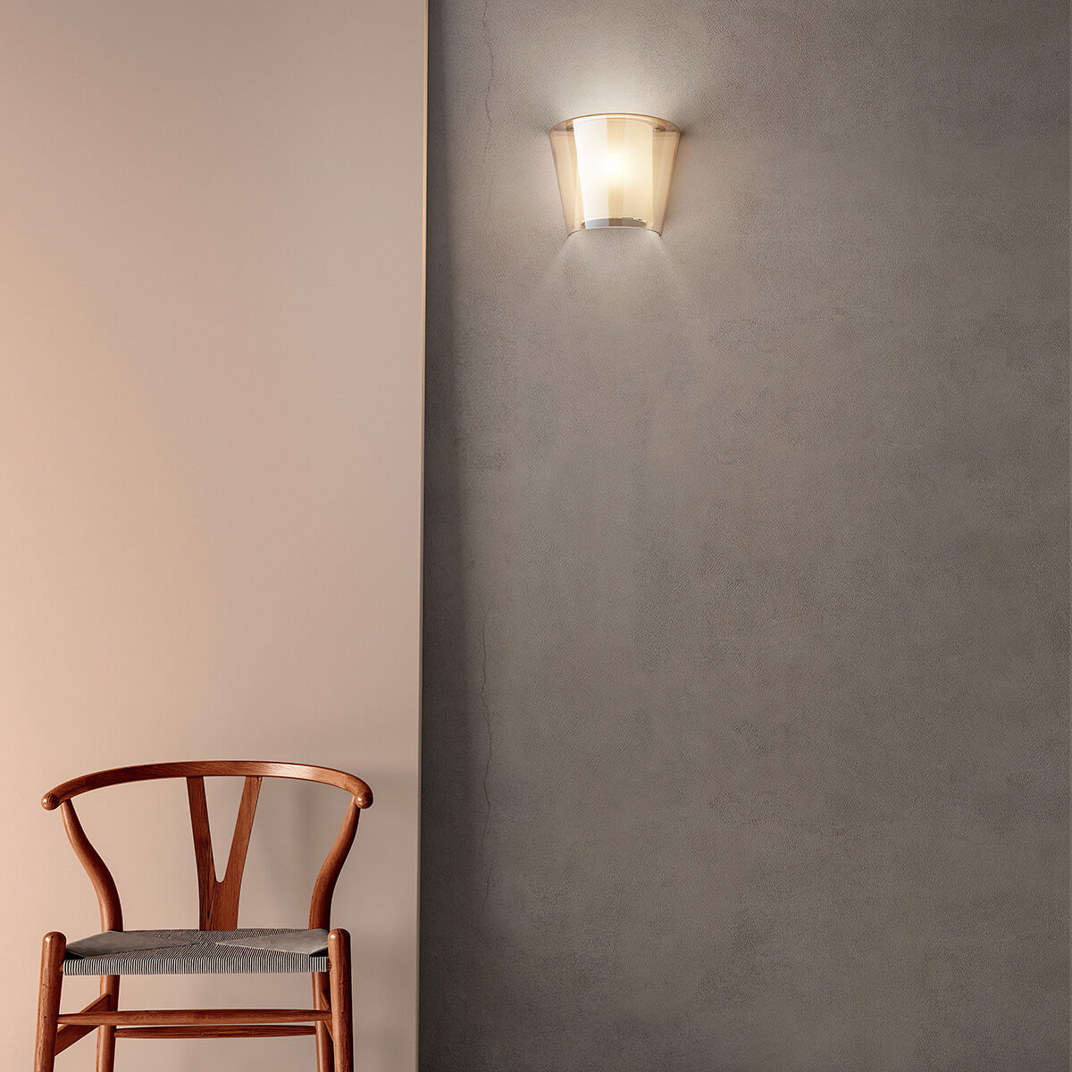 Fabas Luce Viki Wandleuchte, grau transparent, amber