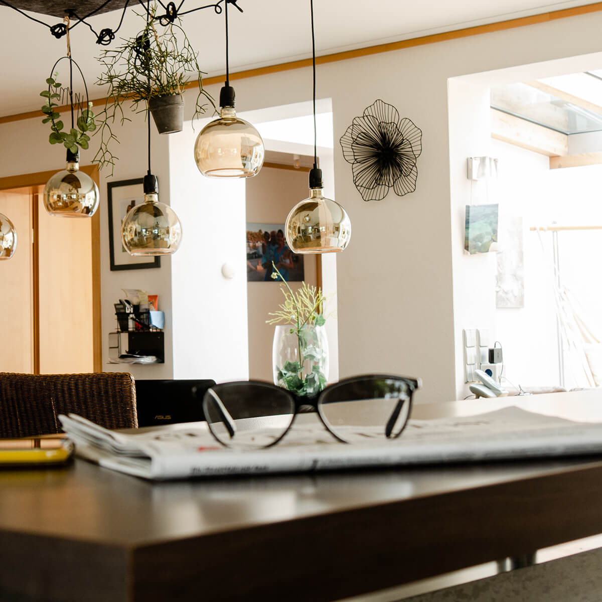 Segula LED Floating Globe 200 smokey grau E27, 6 W, 1900 K, dimmbar, Ø: 20 cm