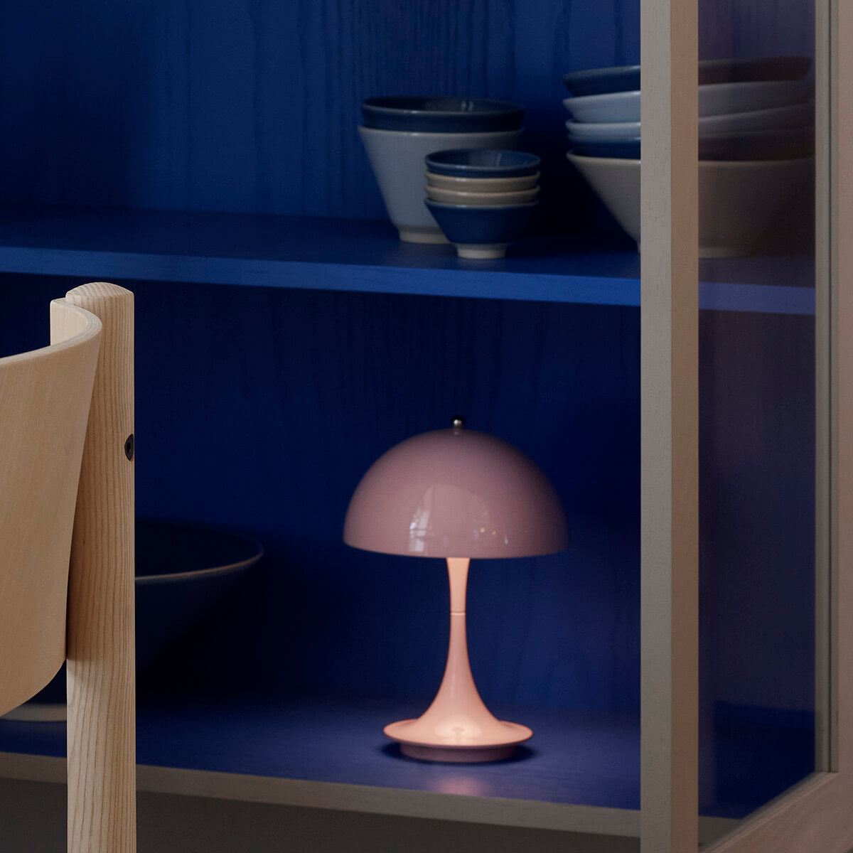 Louis Poulsen Panthella 160 Portable LED Akkuleuchte, blassrosa – Design by Verner Panton