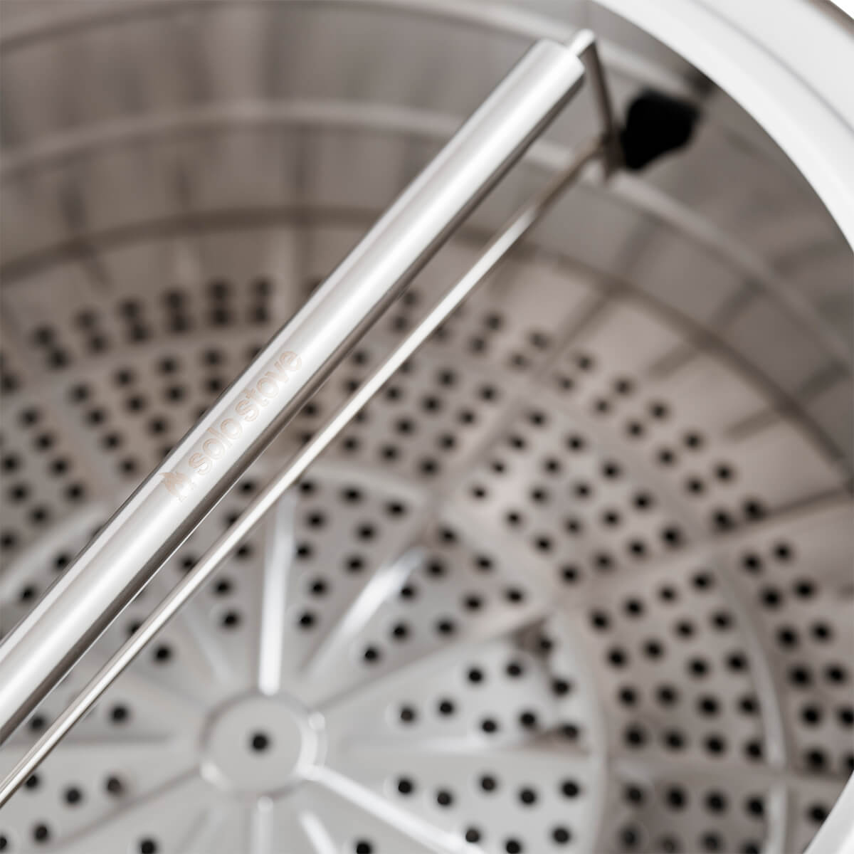 Solo Stove Yukon Tragegriff, Edelstahl, mit der Yukon 2.0 Feuerschale (separat erhältlich)