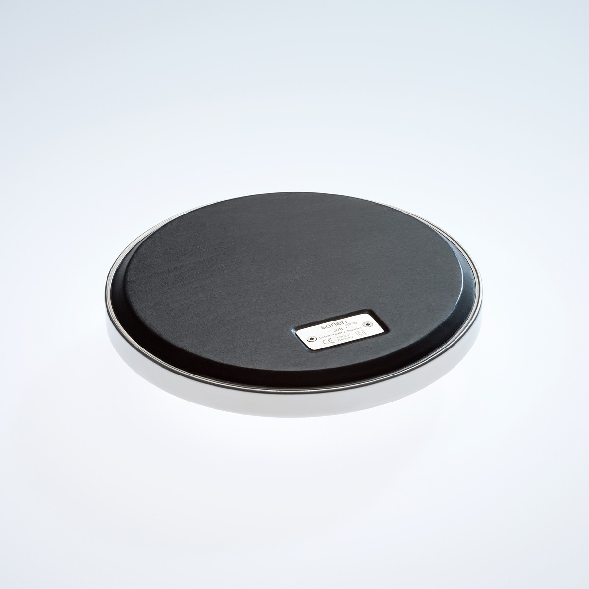 Serien.lighting Job Table LED Tischleuchte, Edelstahl poliert, mit Sockel