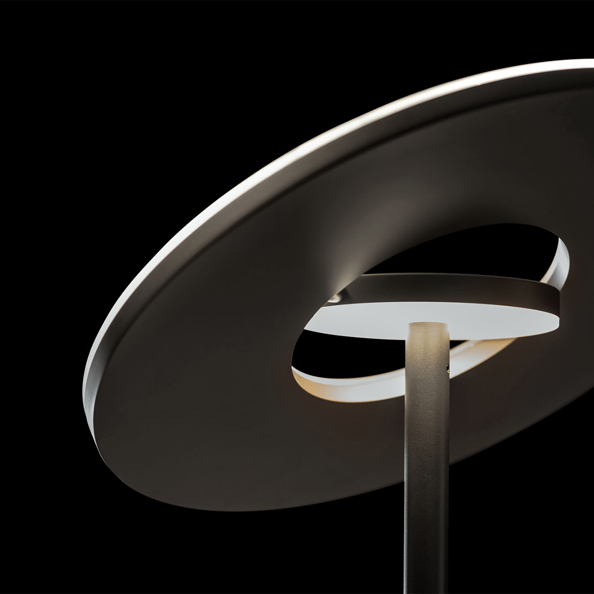 Nova LED Deckenfluter