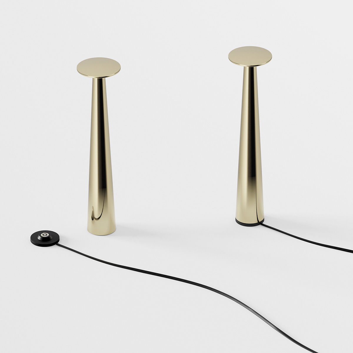 IP44.DE Lix skinny LED Akkuleuchte, Dim-to-Amber, brass (Messing) (Ladestation inbegriffen)