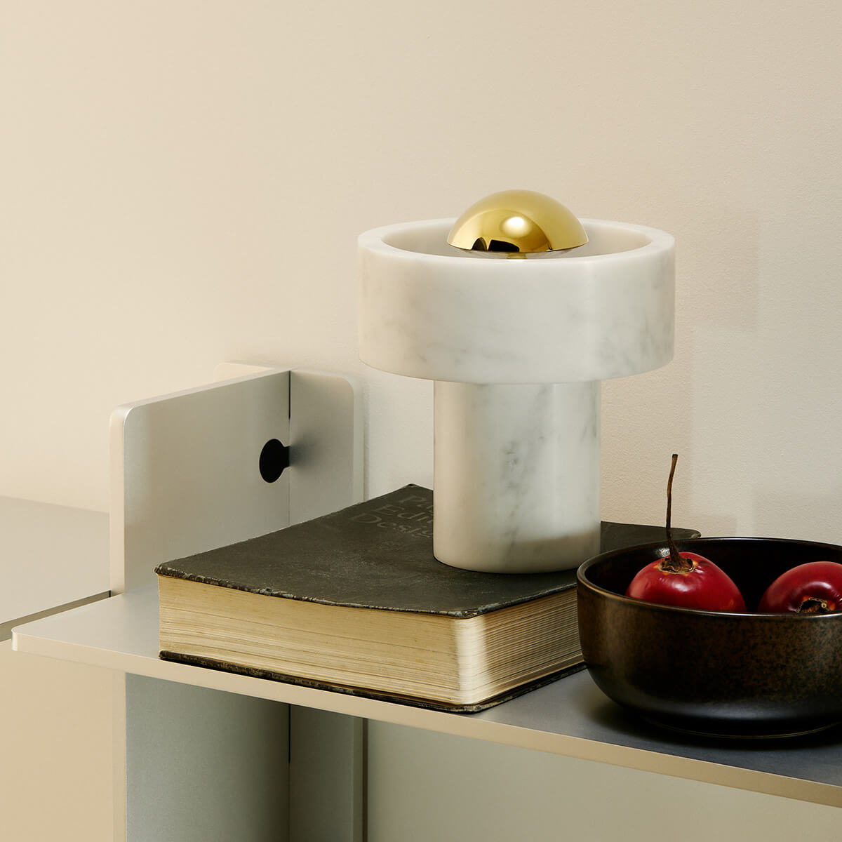 Tom Dixon Stone Portable LED Akkuleuchte, Gold / Marmor
