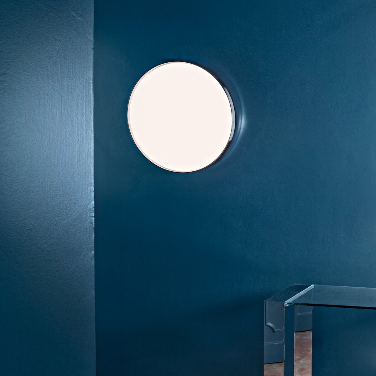 Flos Clara LED Wand- / Deckenleuchte, weiß, mit Dekorring Chrom