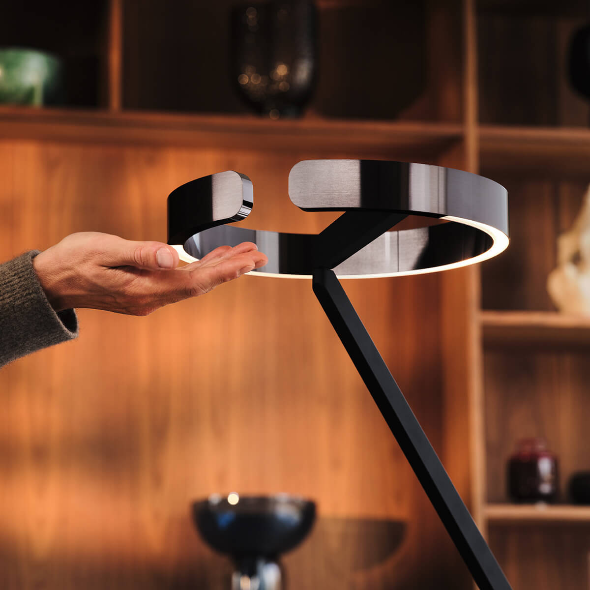 Occhio Gioia equilibrio "air" Tischleuchte, schwarz matt, Kopf: phantom