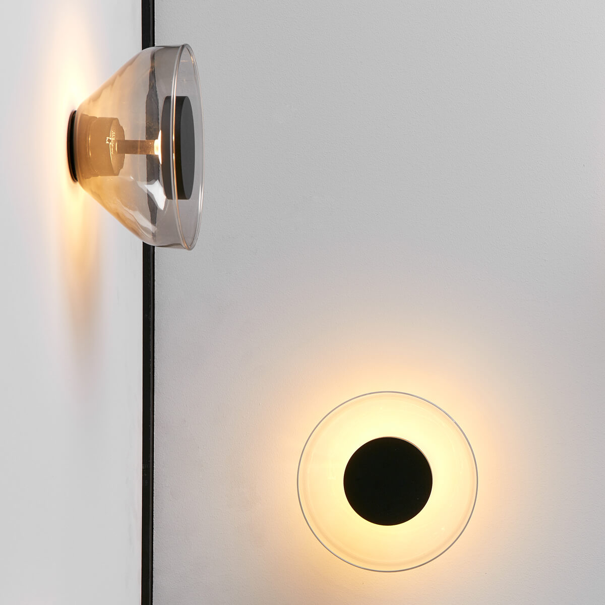 Marset Aura LED Wandleuchte, fumé (Rauchglas)