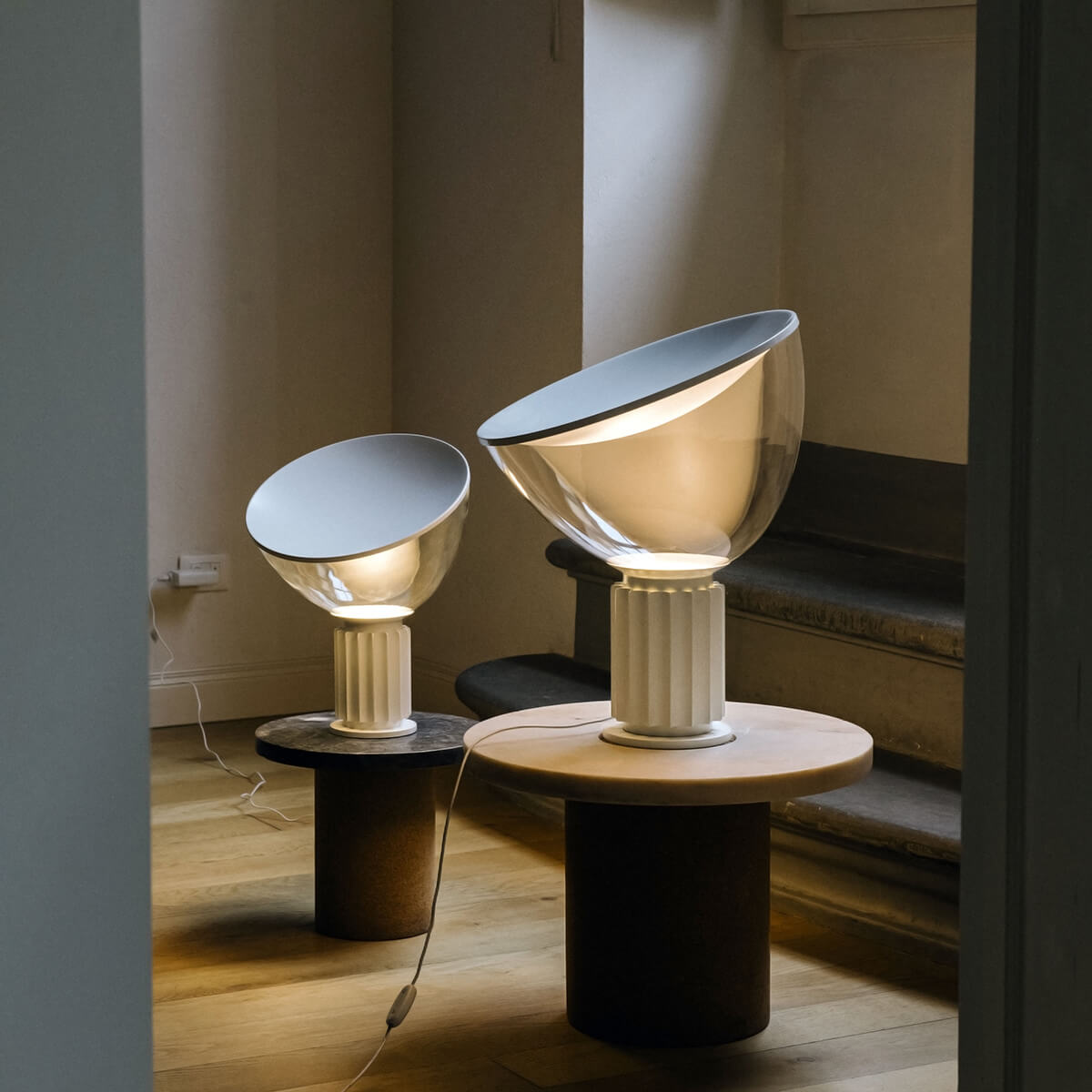 Flos Taccia Small LED Tischleuchte, weiß matt (©Flos)