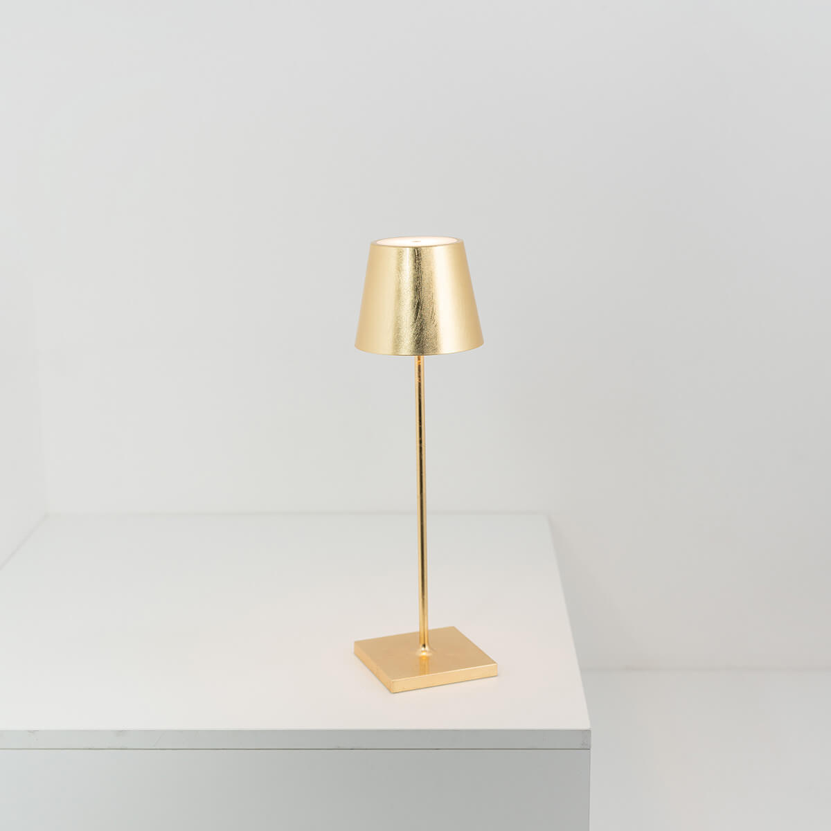 Zafferano AiLati Poldina Pro LED Akkuleuchte, Blattgold