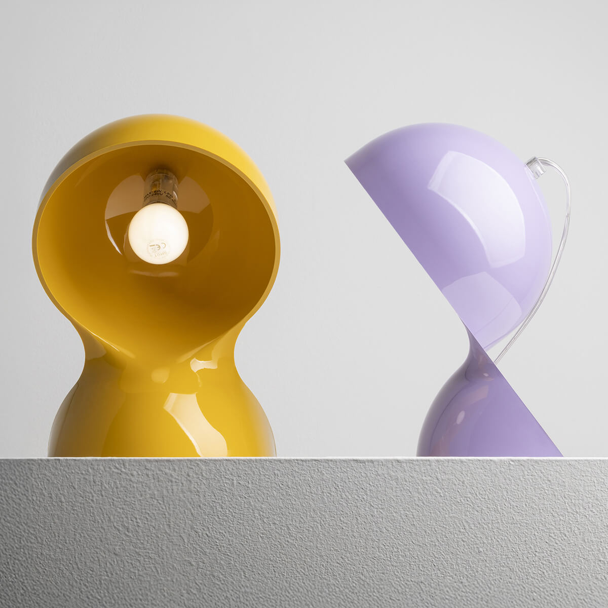 Artemide Dalù Tavolo, gelb und Lavender (fliederfarben)