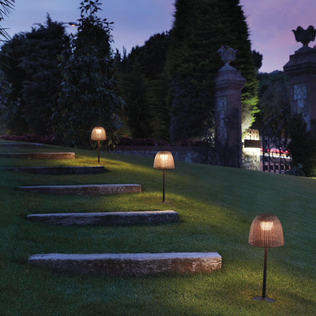 Atticus B/50 Outdoor LED Pollerleuchte