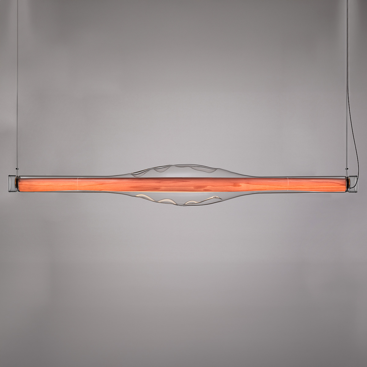 LZF Lamps Dune Horizontal LED Pendelleuchte, hellrosa (eingeschaltet)