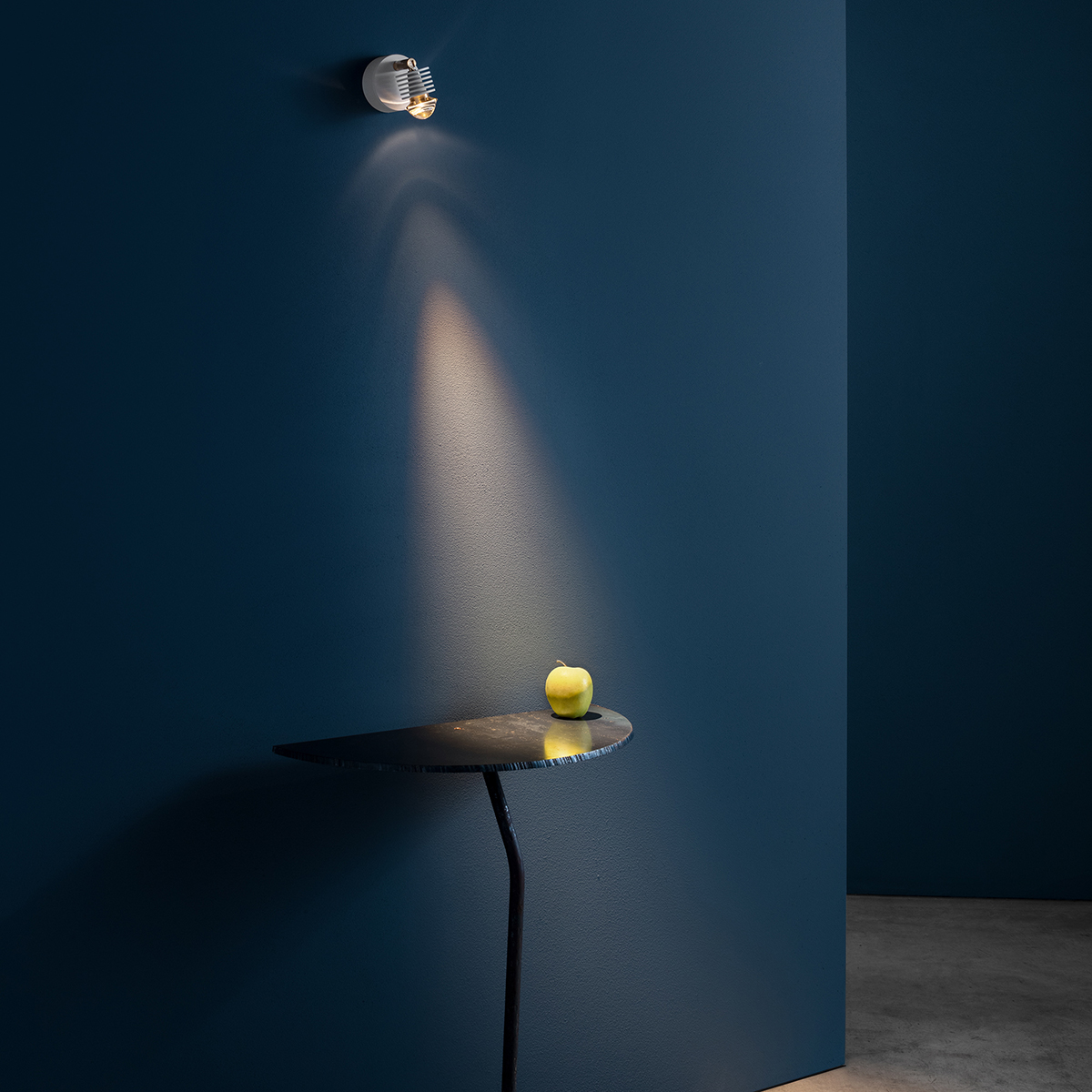 Catellani & Smith EC 301 LED Wandleuchte, weiß / Messing (Foto: Nava-Rapacchietta)