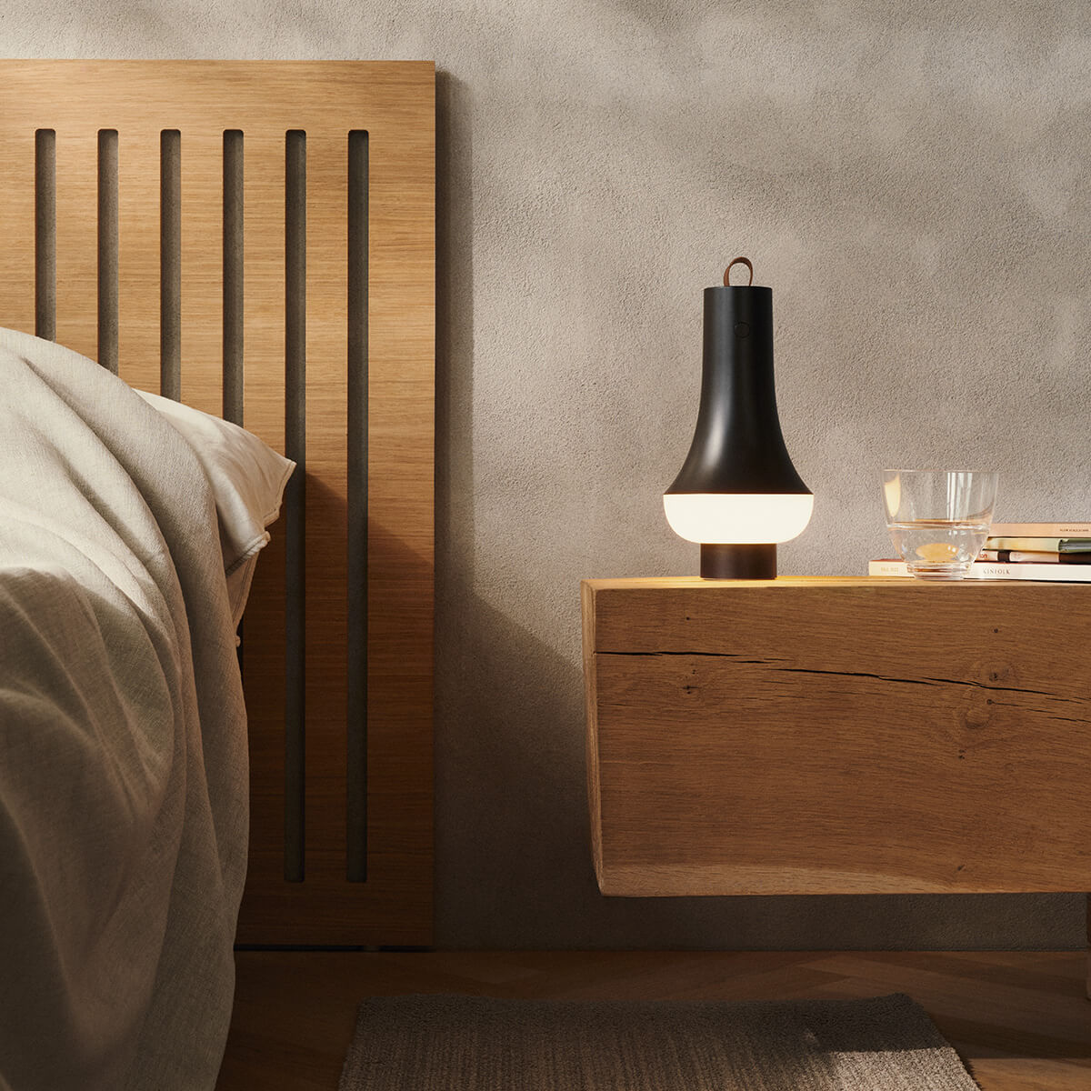 Louis Poulsen Tomoshi Portable LED Akkuleuchte, dunkelbraun matt