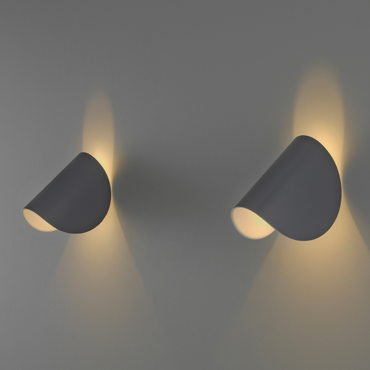 Fontana Arte Io LED Wandleuchte, dunkelgrau