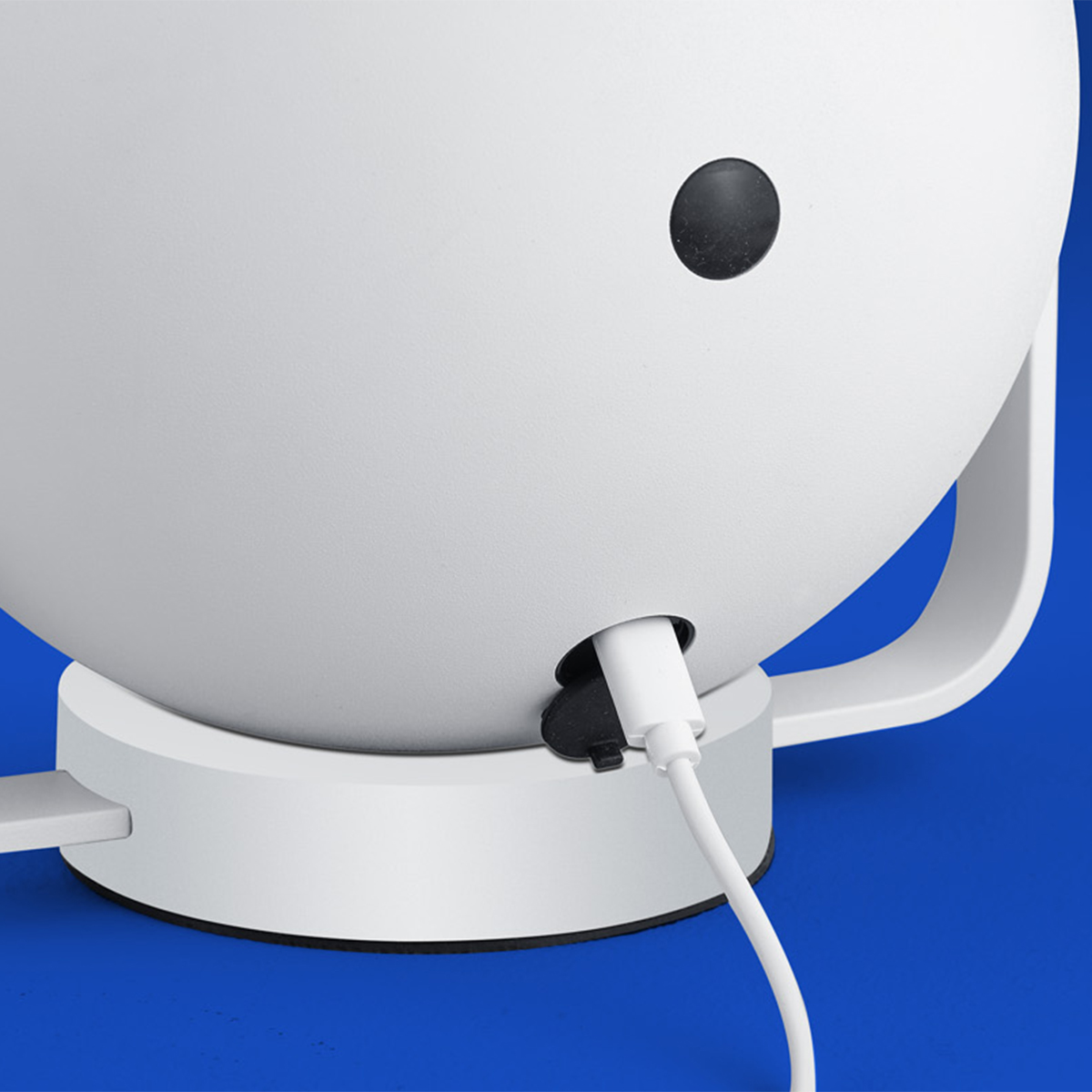 HELL Jones LED Akkuleuchte mit Tragegriff, weiß, USB-Ladekabel und 3-Stufen-Schalter