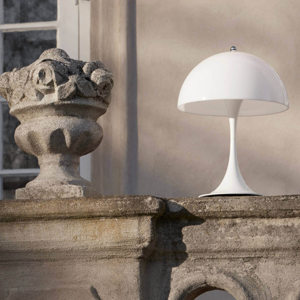 Louis Poulsen Panthella 250 Portable V2 LED Akkuleuchte, Acryl opalweiß – Design by Verner Panton