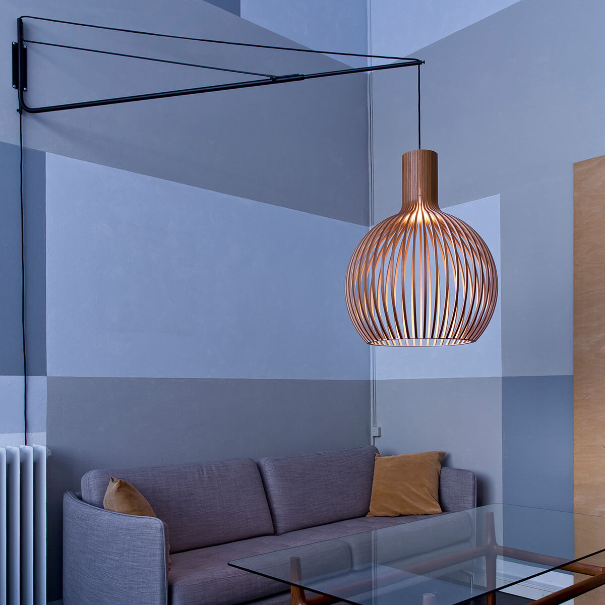 Secto Design Varsi 1000 Wandleuchte mit Octo 4240, schwarz, Schirm: Walnussfurnier