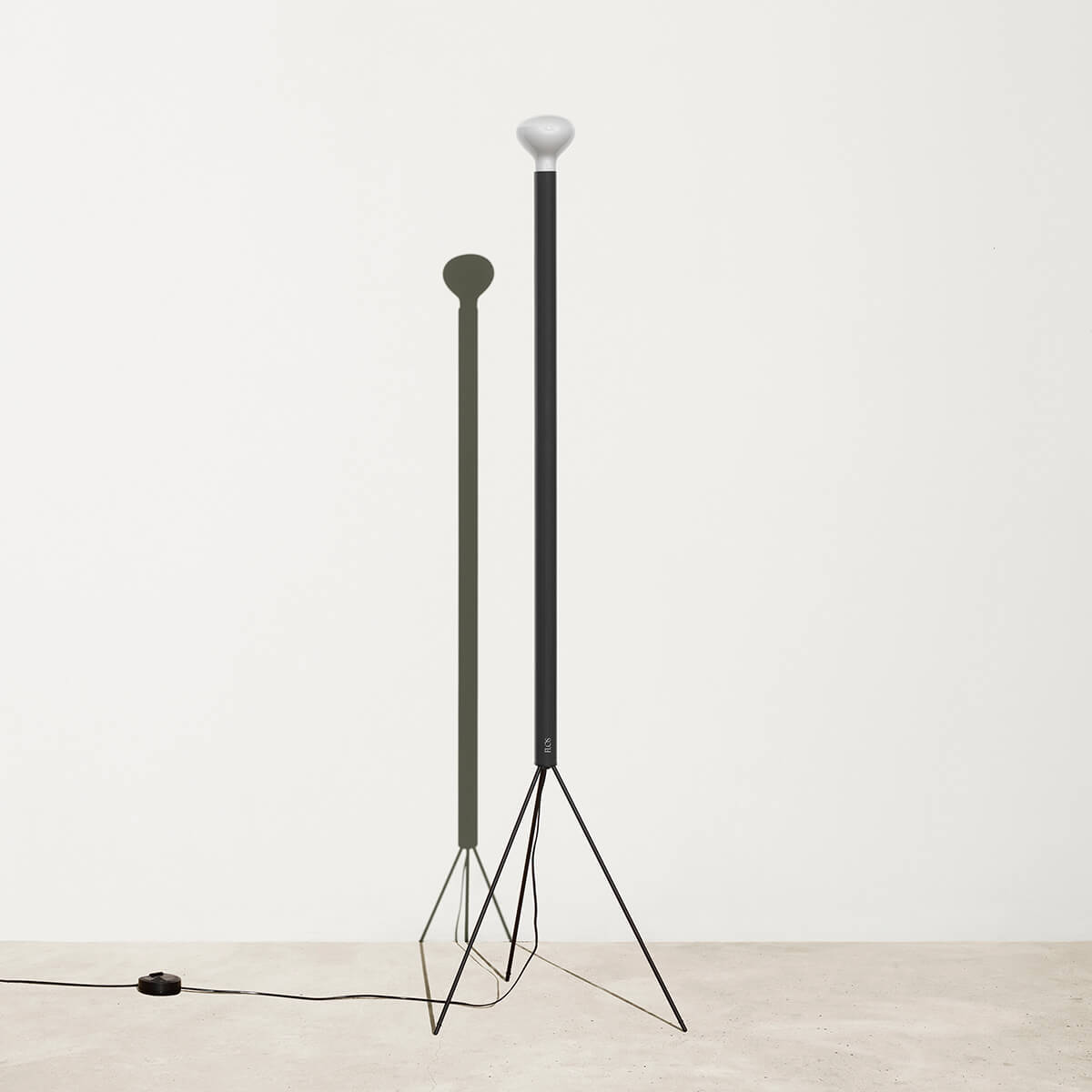 Flos Luminator Stehleuchte, anthrazit