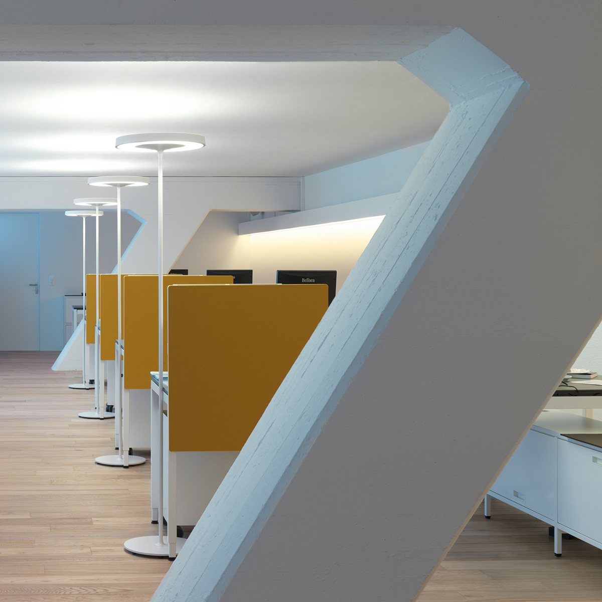 Belux Disk-10 LED Stehleuchte, 4000 K, weiß